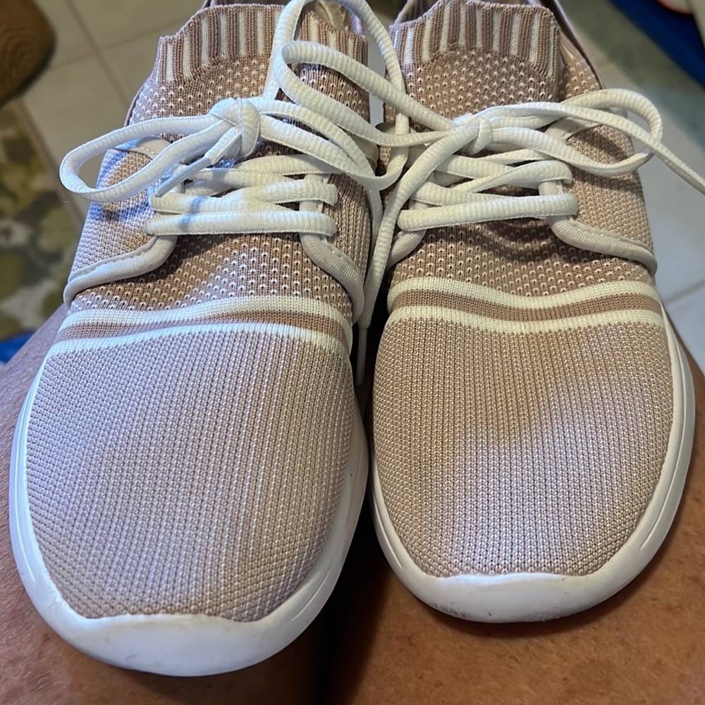 Nautica pink/mauve and white sneakers size 9. Great shape!